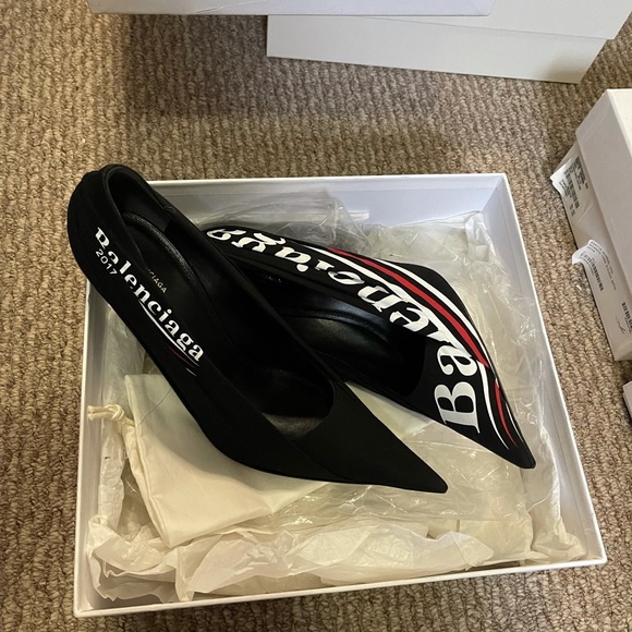 Balenciaga Knife fabric heels - Picture 3 of 5